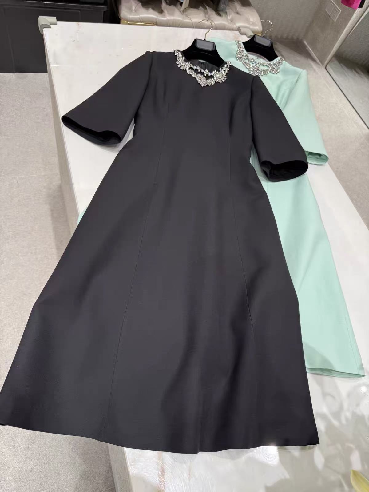 Premium Silk Wool Mint Green W - Midi Dress ulasan dan harga